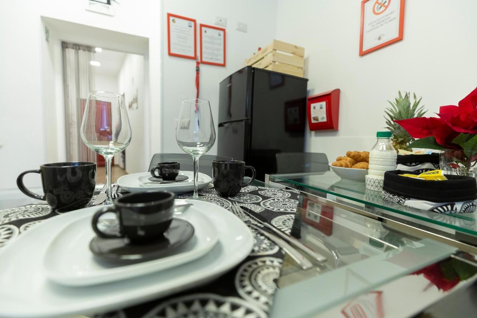 Flatinrome Trastevere Deluxe Rooms - Green Patio Roma Exterior foto