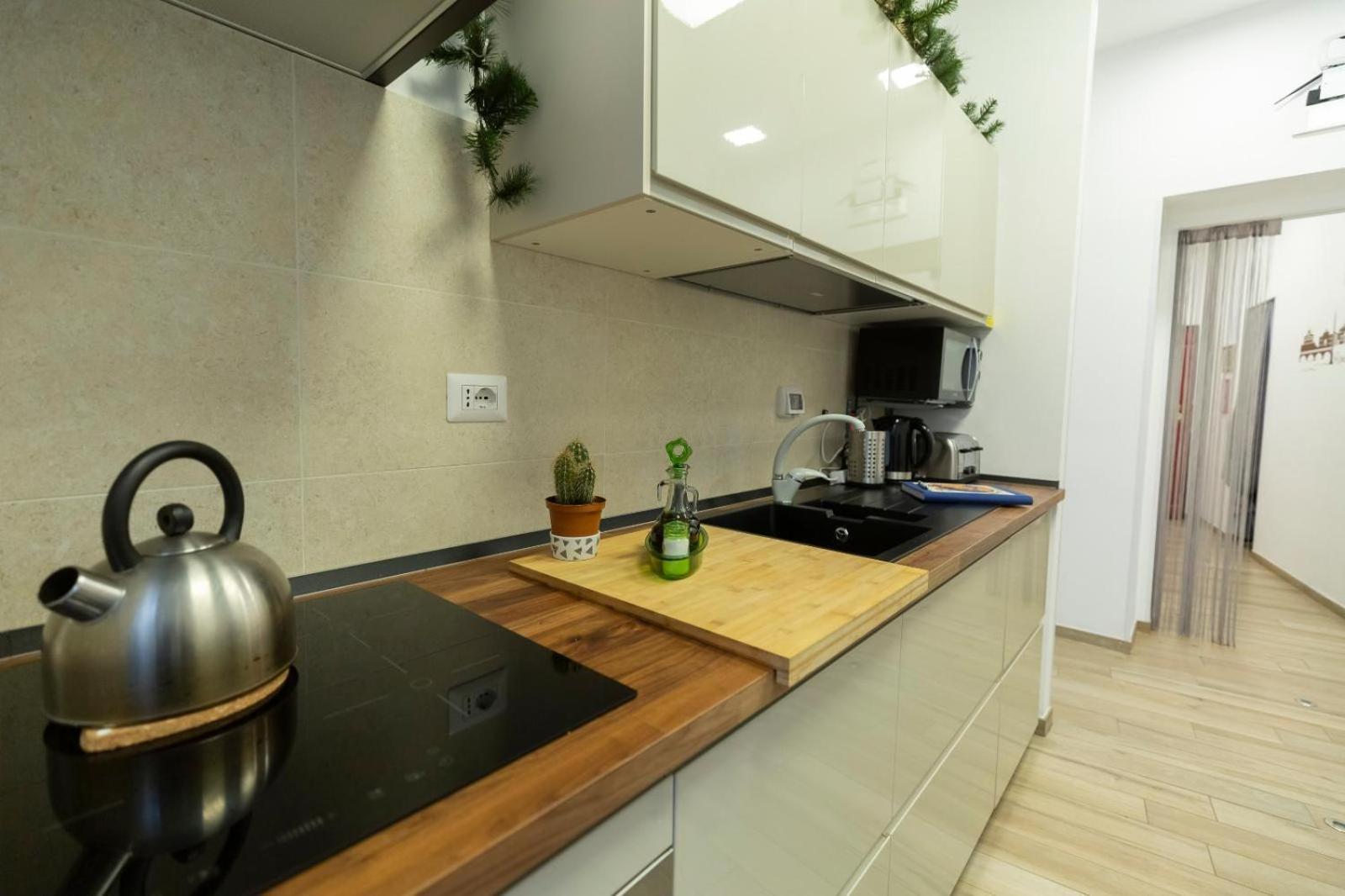 Flatinrome Trastevere Deluxe Rooms - Green Patio Roma Exterior foto