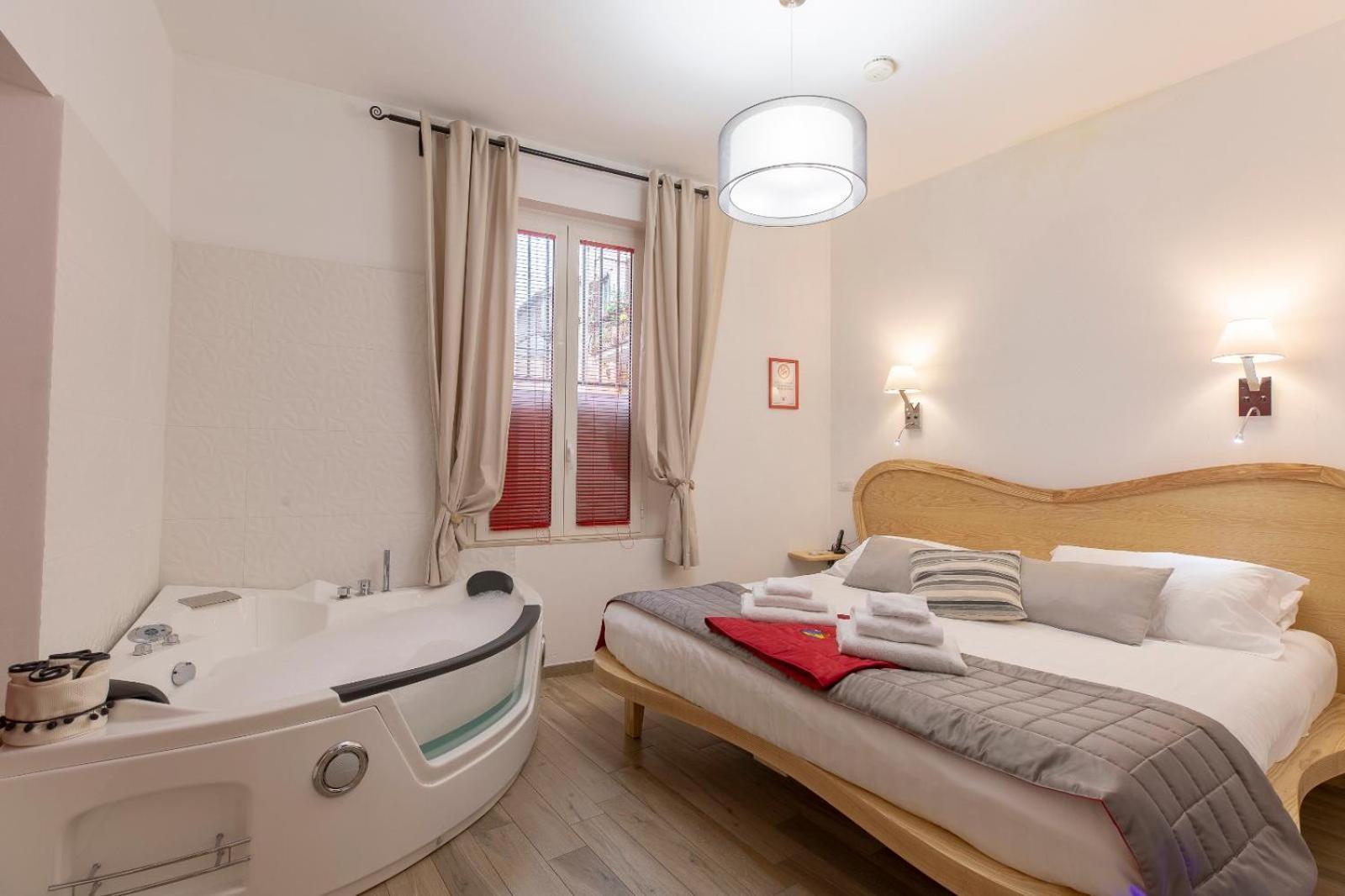 Flatinrome Trastevere Deluxe Rooms - Green Patio Roma Exterior foto