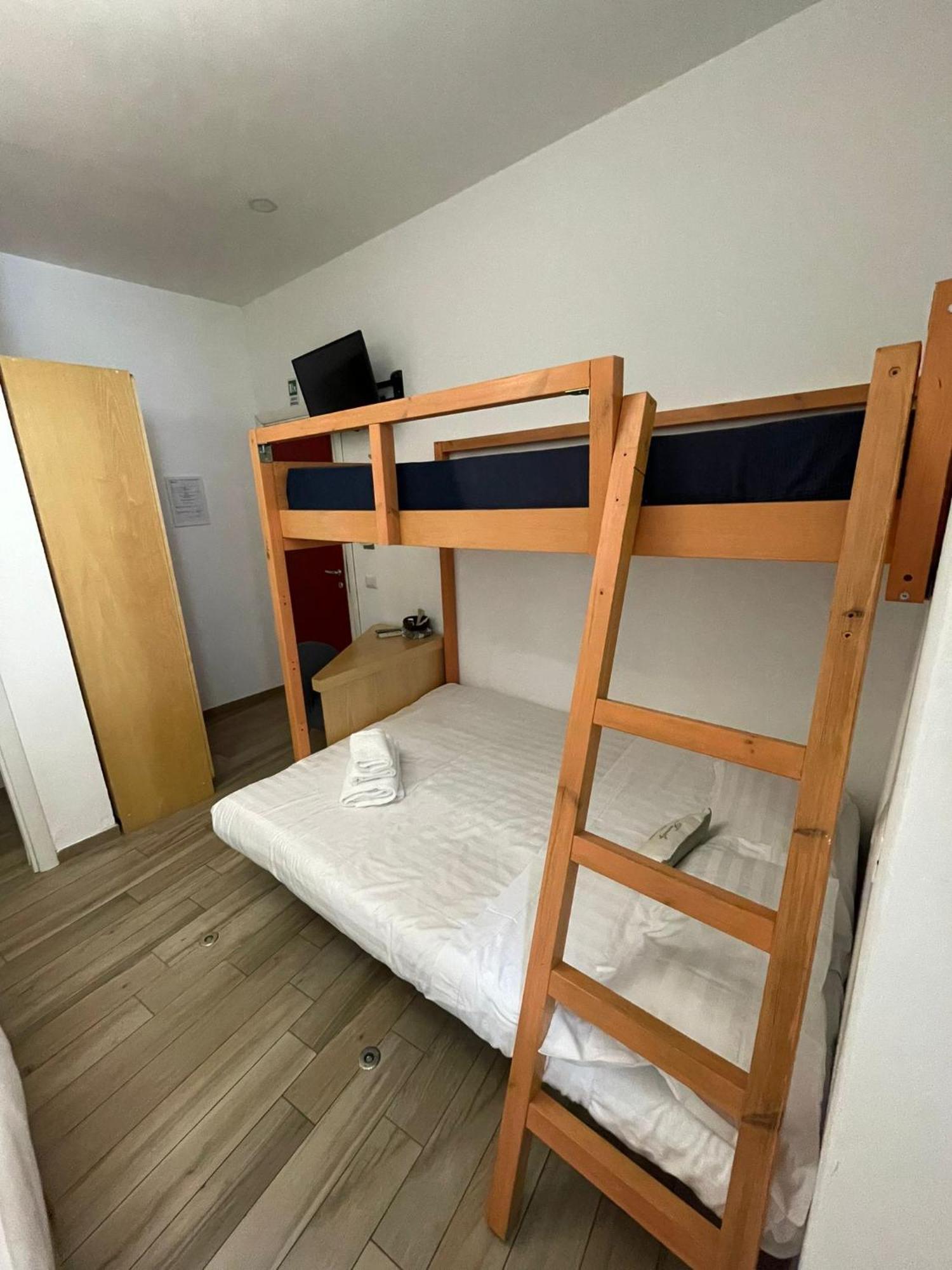 Flatinrome Trastevere Deluxe Rooms - Green Patio Roma Exterior foto