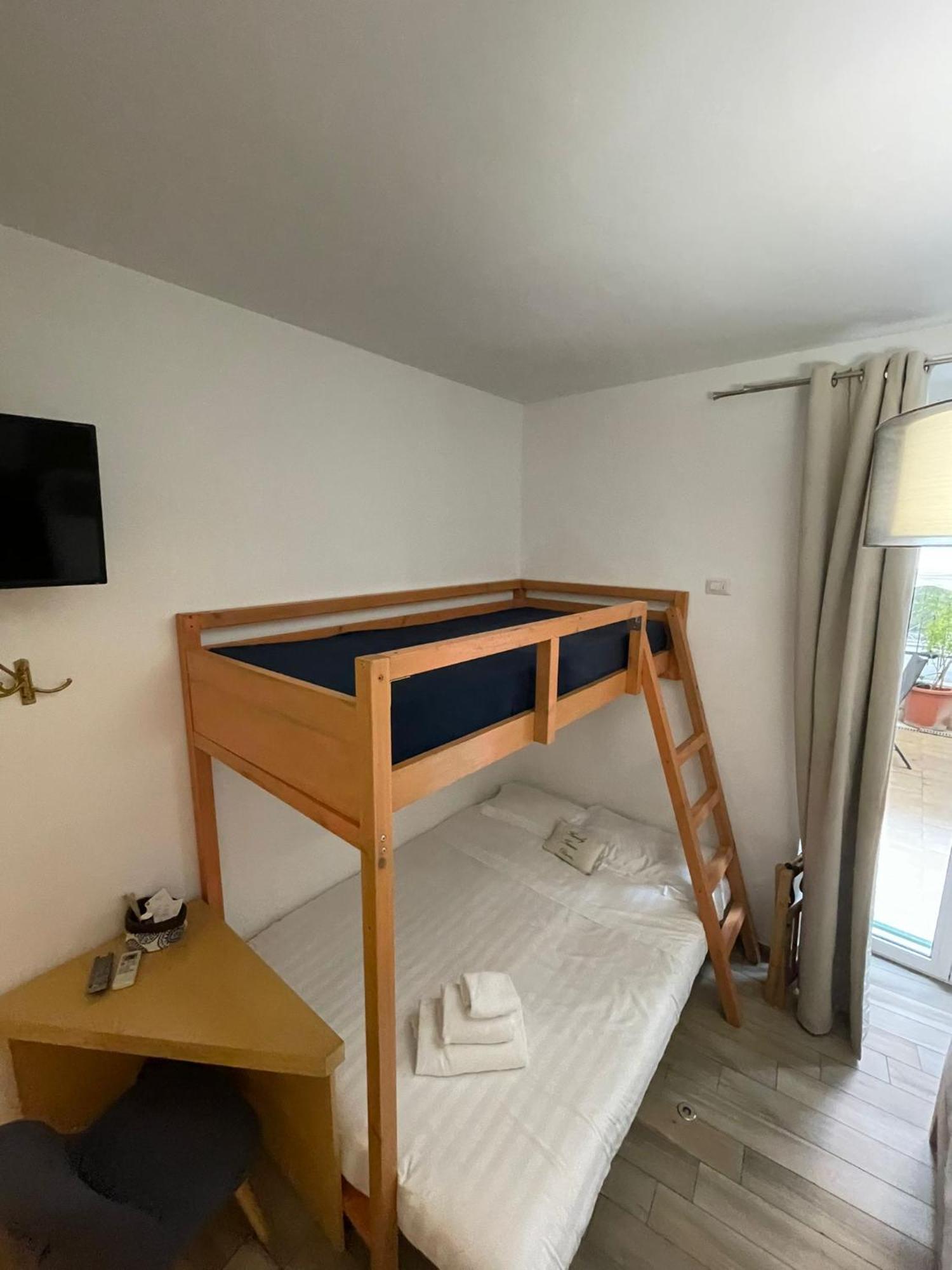Flatinrome Trastevere Deluxe Rooms - Green Patio Roma Exterior foto