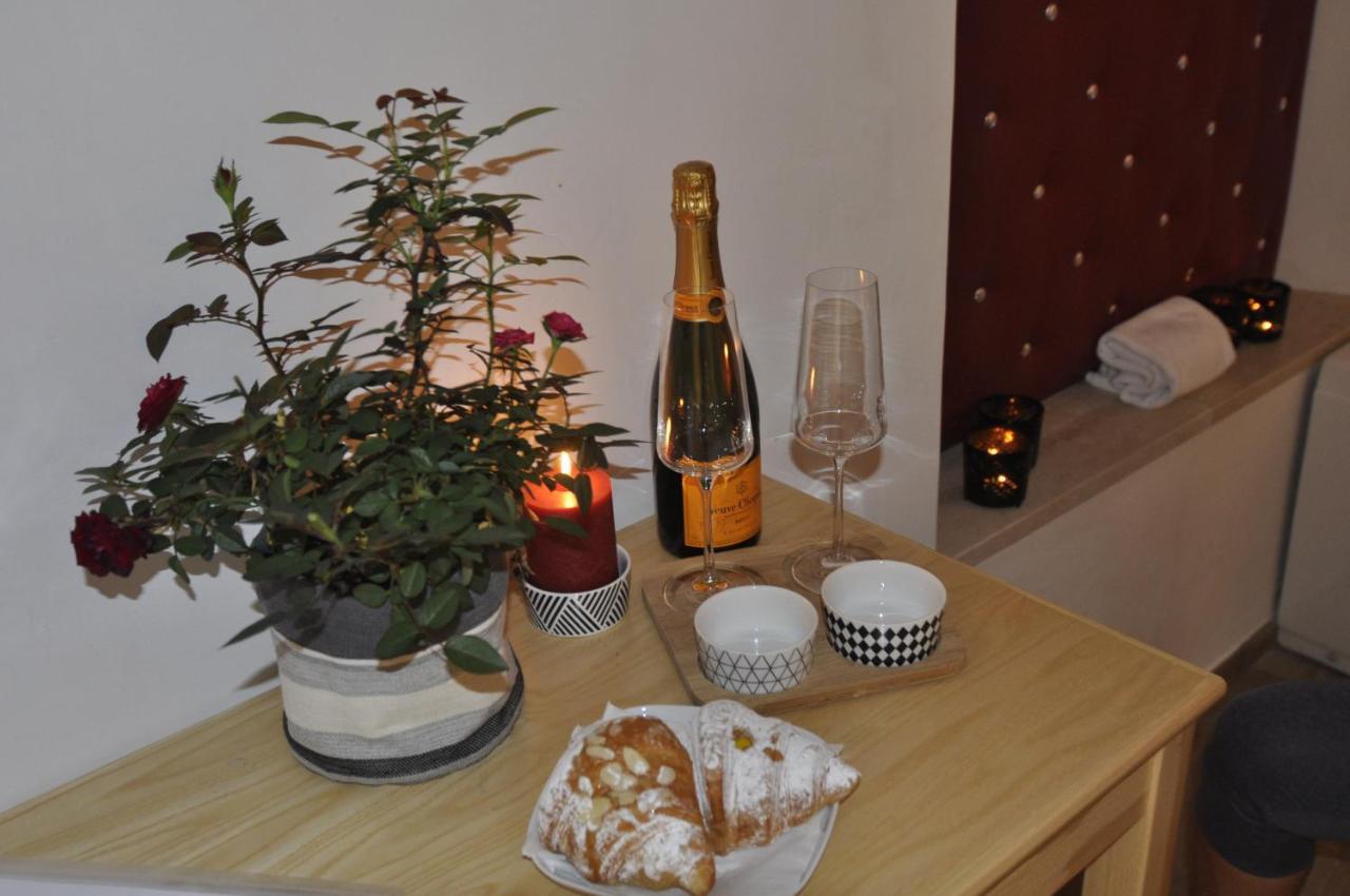 Flatinrome Trastevere Deluxe Rooms - Green Patio Roma Exterior foto