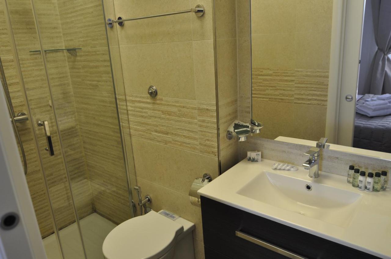 Flatinrome Trastevere Deluxe Rooms - Green Patio Roma Exterior foto